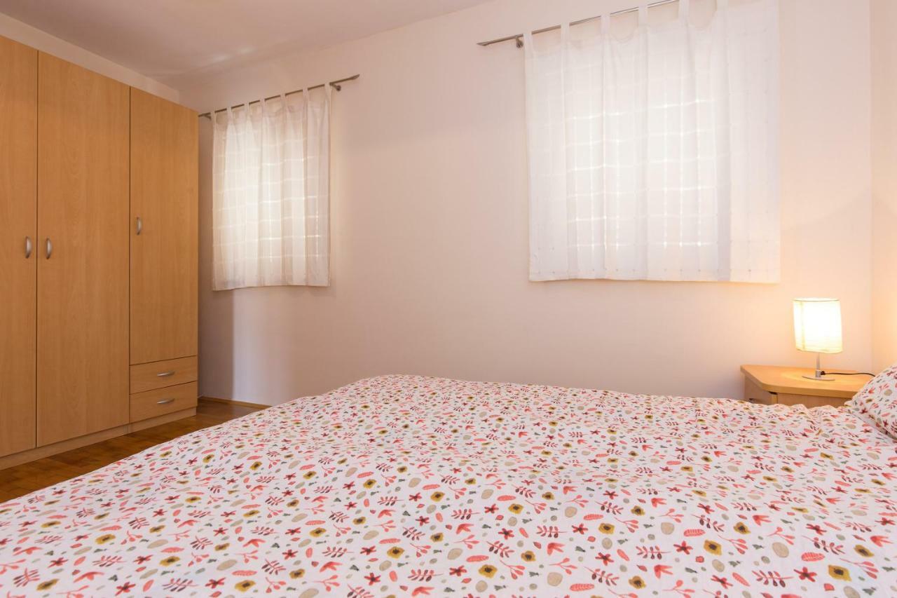 Apartments Marta Krk Town Exterior foto