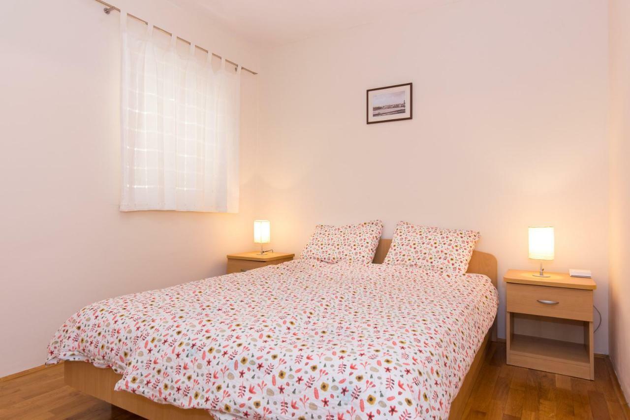 Apartments Marta Krk Town Exterior foto