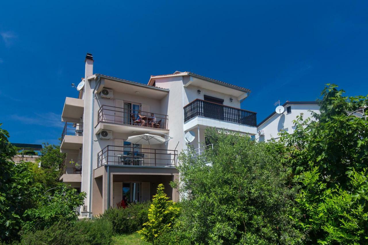 Apartments Marta Krk Town Exterior foto