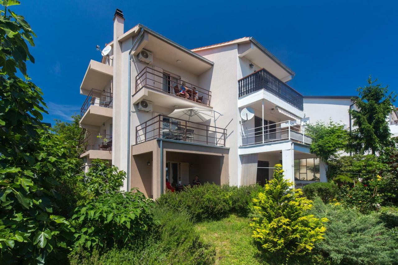 Apartments Marta Krk Town Exterior foto